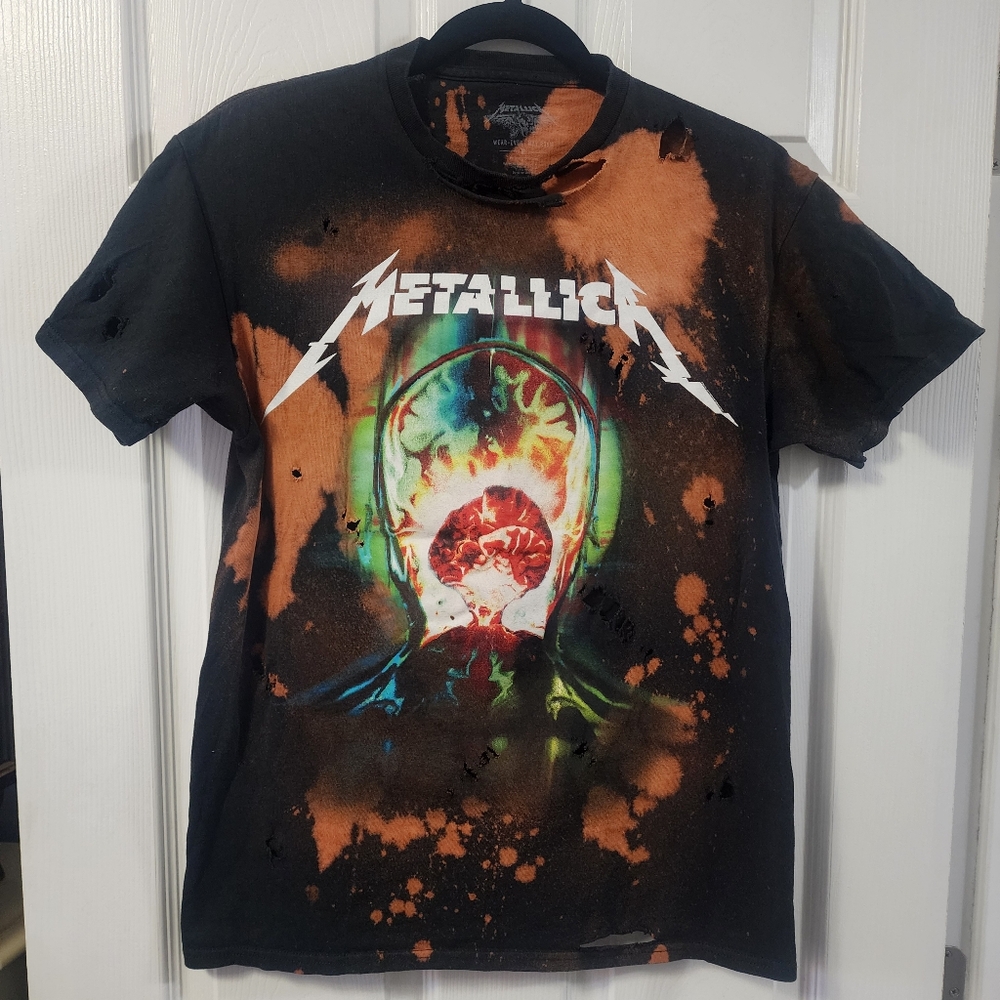 Metallica Distressed Bleached Black Tee Medium (Sku A38)